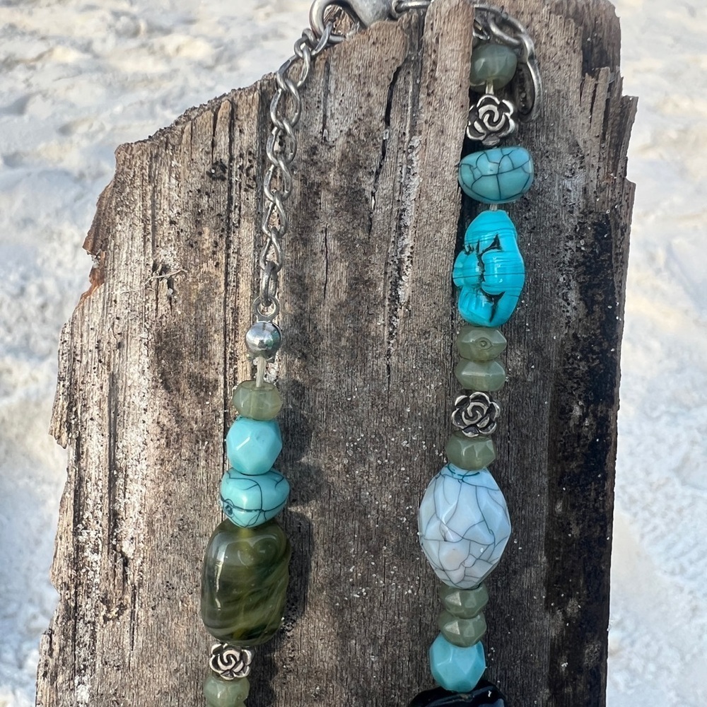 Signed Monet Carved Jade Turquoise Molded glass Necklace Vintage - Picture 8 of 16